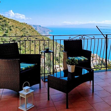 Tao Charming Apartment Taormina Eksteriør billede