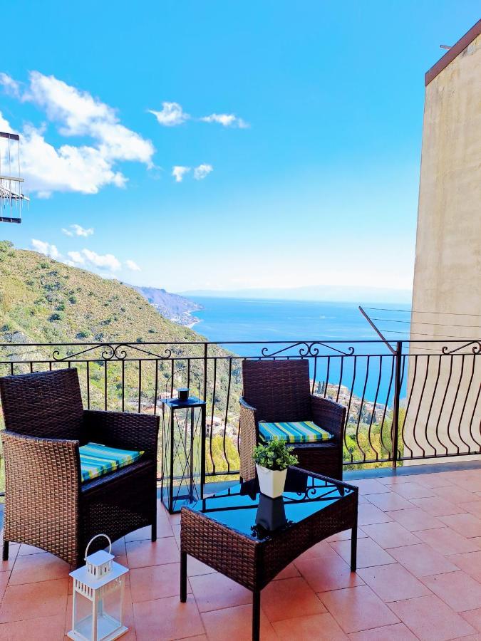 Tao Charming Apartment Taormina Eksteriør billede